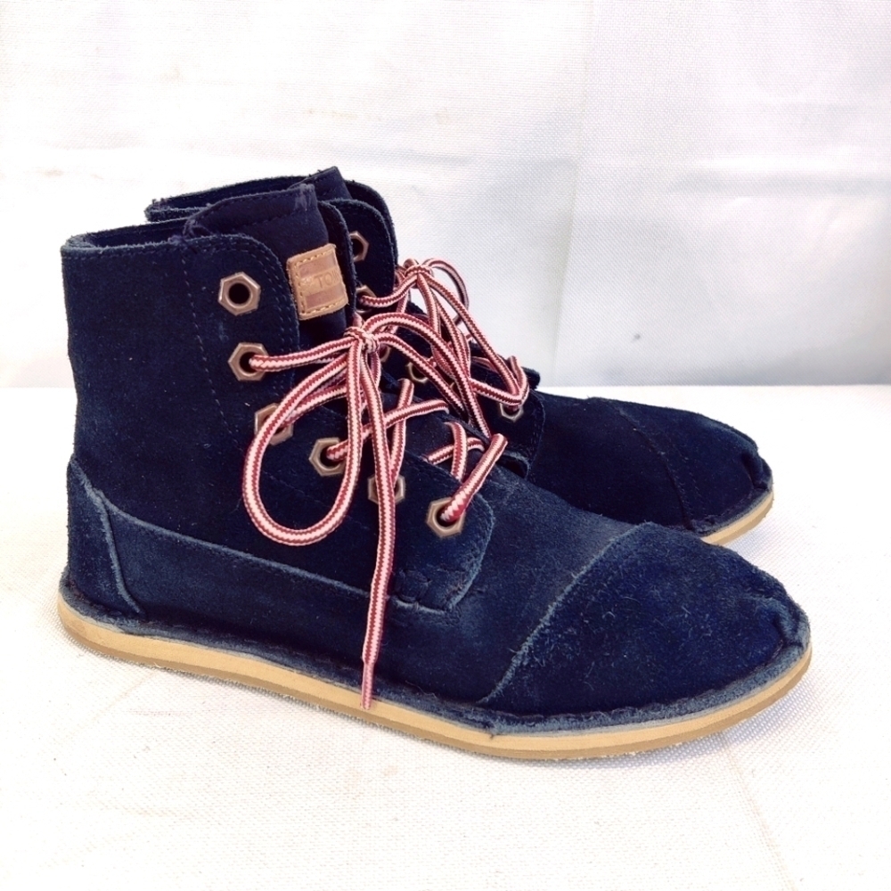 TOMS Tomboy Black Suede Leather Lace-Up Flat Ankle Boot High Top Shoe Chukka